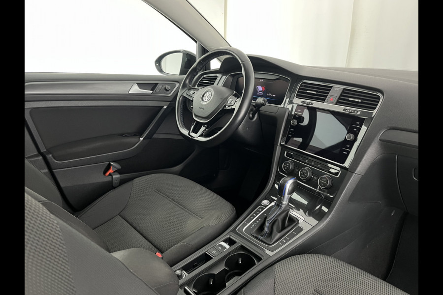 Volkswagen e-Golf {SOH-88%} (INCL-BTW) *HEATPUMP | ADAPTIVE-CRUISE | FULL-LED | DIGI-COCKPIT | NAVI-FULLMAP | CAMERA | KEYLESS | ECC | CCS-FASTLOADER | PDC | 16''ALU*