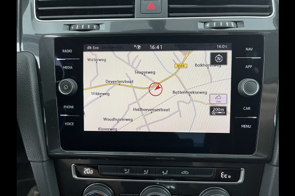 Volkswagen e-Golf {SOH-88%} (INCL-BTW) *HEATPUMP | ADAPTIVE-CRUISE | FULL-LED | DIGI-COCKPIT | NAVI-FULLMAP | CAMERA | KEYLESS | ECC | CCS-FASTLOADER | PDC | 16''ALU*