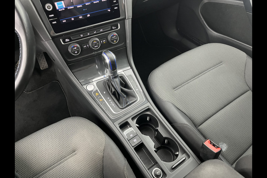 Volkswagen e-Golf {SOH-88%} (INCL-BTW) *HEATPUMP | ADAPTIVE-CRUISE | FULL-LED | DIGI-COCKPIT | NAVI-FULLMAP | CAMERA | KEYLESS | ECC | CCS-FASTLOADER | PDC | 16''ALU*