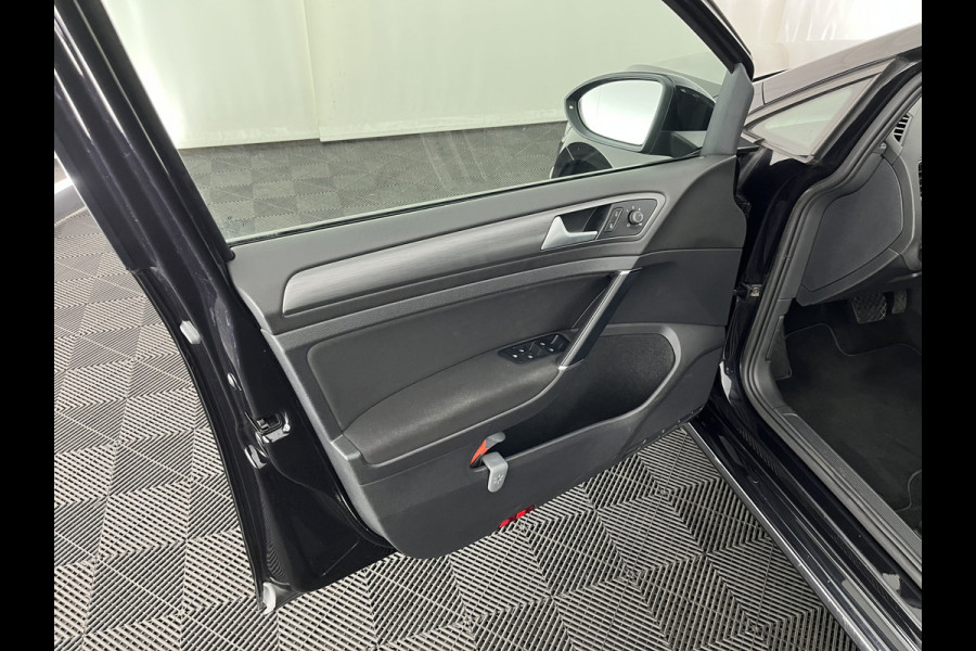 Volkswagen e-Golf {SOH-88%} (INCL-BTW) *HEATPUMP | ADAPTIVE-CRUISE | FULL-LED | DIGI-COCKPIT | NAVI-FULLMAP | CAMERA | KEYLESS | ECC | CCS-FASTLOADER | PDC | 16''ALU*