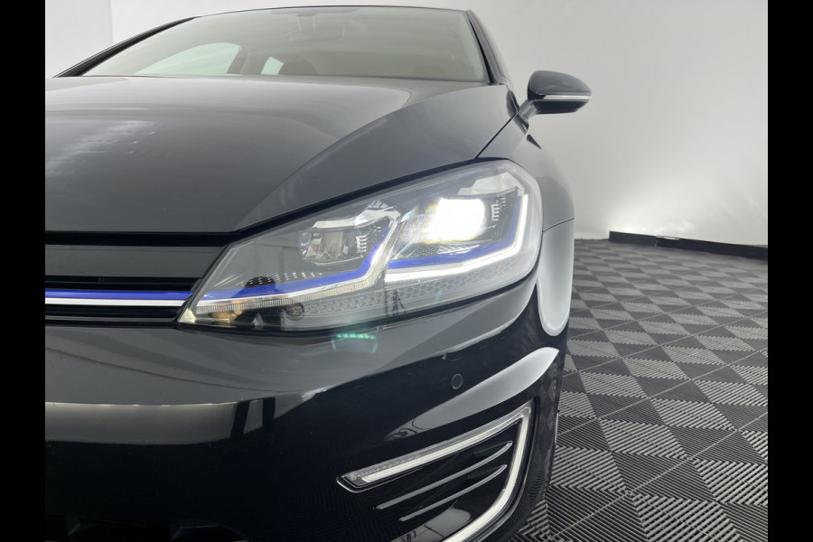 Volkswagen e-Golf {SOH-88%} (INCL-BTW) *HEATPUMP | ADAPTIVE-CRUISE | FULL-LED | DIGI-COCKPIT | NAVI-FULLMAP | CAMERA | KEYLESS | ECC | CCS-FASTLOADER | PDC | 16''ALU*