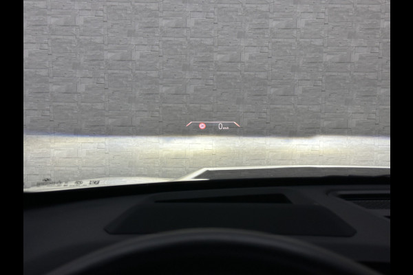 BMW X1 30e 313PK M-Sport Performance-Pack | 360 Camera | ACC | Panorama | Head-Up | 20'' | Keyless-Entry | LED Adaptief | Sfeerverlichting | Trekhaak 1800KG ! | Sportstoelen | Carplay | Black-Optic | Getint Glas | Stoelverwarming | DAB | Draadloos Laden | Fabrieksgarantie |