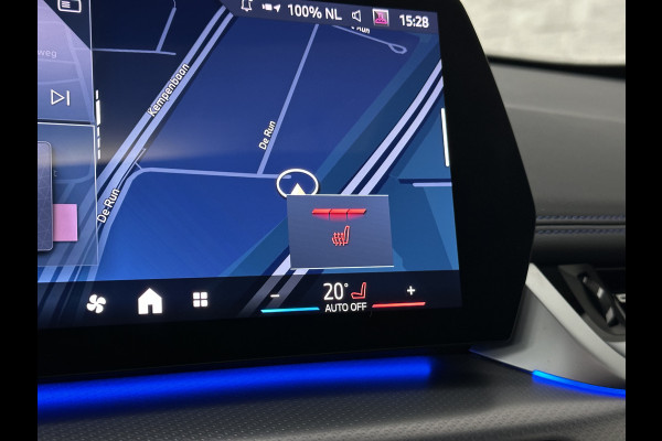 BMW X1 30e 313PK M-Sport Performance-Pack | 360 Camera | ACC | Panorama | Head-Up | 20'' | Keyless-Entry | LED Adaptief | Sfeerverlichting | Trekhaak 1800KG ! | Sportstoelen | Carplay | Black-Optic | Getint Glas | Stoelverwarming | DAB | Draadloos Laden | Fabrieksgarantie |