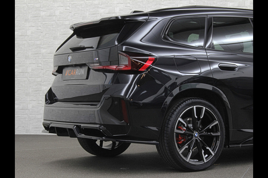 BMW X1 30e 313PK M-Sport Performance-Pack | 360 Camera | ACC | Panorama | Head-Up | 20'' | Keyless-Entry | LED Adaptief | Sfeerverlichting | Trekhaak 1800KG ! | Sportstoelen | Carplay | Black-Optic | Getint Glas | Stoelverwarming | DAB | Draadloos Laden | Fabrieksgarantie |