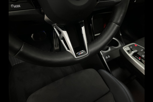 BMW X1 30e 313PK M-Sport Performance-Pack | 360 Camera | ACC | Panorama | Head-Up | 20'' | Keyless-Entry | LED Adaptief | Sfeerverlichting | Trekhaak 1800KG ! | Sportstoelen | Carplay | Black-Optic | Getint Glas | Stoelverwarming | DAB | Draadloos Laden | Fabrieksgarantie |