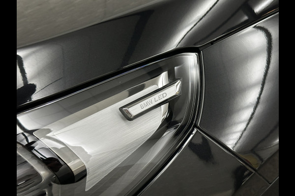 BMW X1 30e 313PK M-Sport Performance-Pack | 360 Camera | ACC | Panorama | Head-Up | 20'' | Keyless-Entry | LED Adaptief | Sfeerverlichting | Trekhaak 1800KG ! | Sportstoelen | Carplay | Black-Optic | Getint Glas | Stoelverwarming | DAB | Draadloos Laden | Fabrieksgarantie |