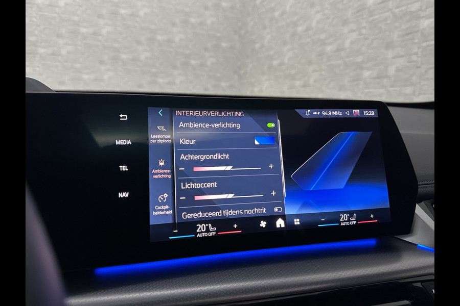 BMW X1 30e 313PK M-Sport | 360 Camera | ACC | Panorama | Head-Up | 20'' | Keyless-Entry | LED Adaptief | Sfeerverlichting | Trekhaak 1800kg | Sportstoelen | Carplay | Black-Optic | Getint Glas | Stoelverwarming | DAB | Draadloos Laden | Fabrieksgarantie |