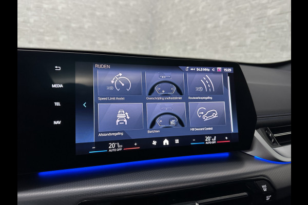 BMW X1 30e 313PK M-Sport | 360 Camera | ACC | Panorama | Head-Up | 20'' | Keyless-Entry | LED Adaptief | Sfeerverlichting | Trekhaak 1800kg | Sportstoelen | Carplay | Black-Optic | Getint Glas | Stoelverwarming | DAB | Draadloos Laden | Fabrieksgarantie |