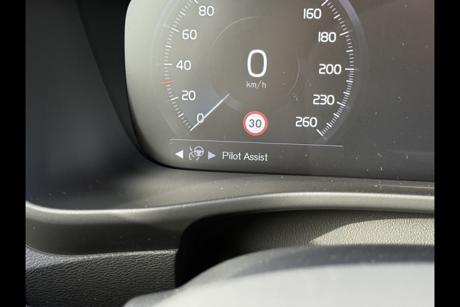 Volvo XC40 1.5 T5 Plug-in hybrid Plus Dark | Pilot Assist | LED | Camera | H/K | 18 inch