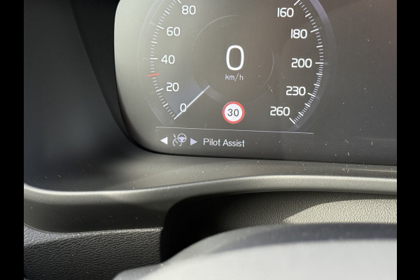 Volvo XC40 1.5 T5 Plug-in hybrid Plus Dark | Pilot Assist | LED | Camera | H/K | 18 inch