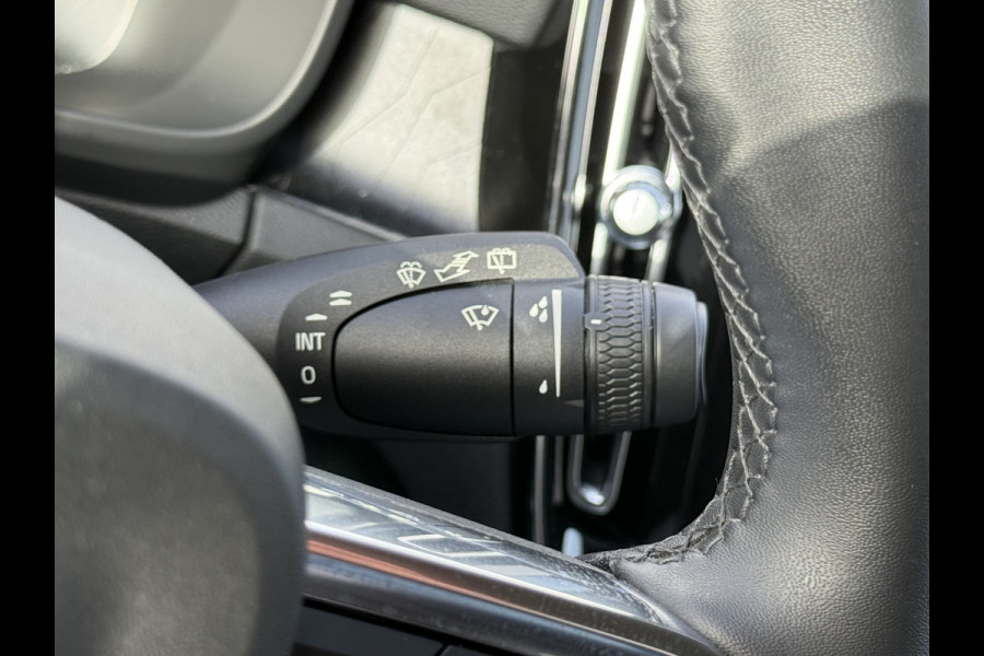 Volvo XC40 1.5 T5 Plug-in hybrid Plus Dark | Pilot Assist | LED | Camera | H/K | 18 inch