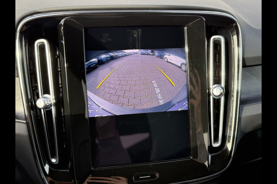 Volvo XC40 1.5 T5 Plug-in hybrid Plus Dark | Pilot Assist | LED | Camera | H/K | 18 inch