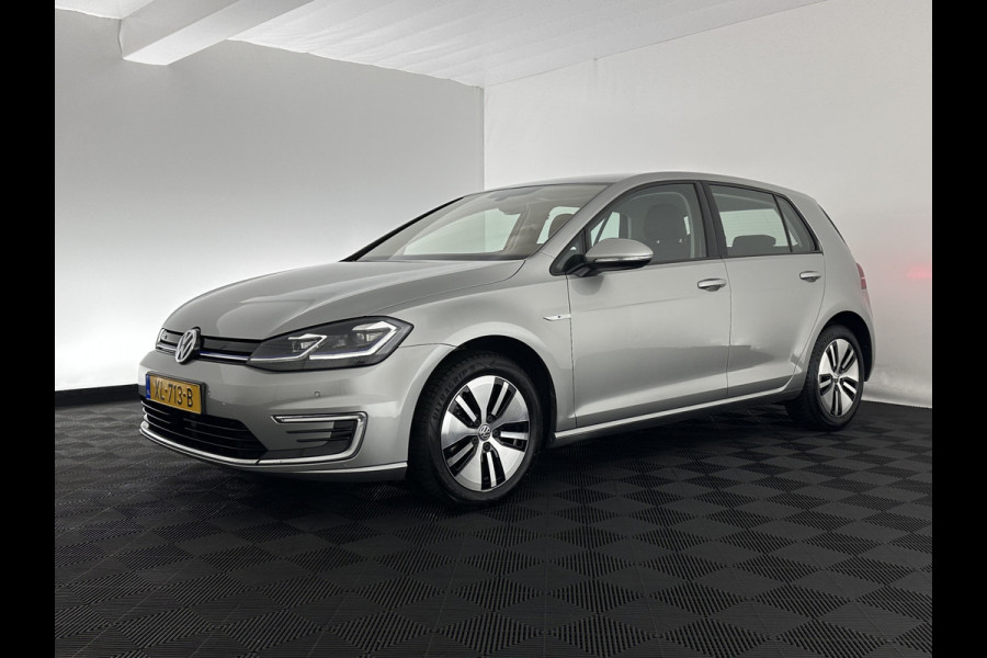 Volkswagen e-Golf {SOH-91%} (INCL-BTW) Aut. *HEATPUMP | ADAPTIVE-CRUISE | DIGI-COCKPIT | FULL-LED | NAVI-FULLMAP | COMFORTSEATS | ECC | PARKPILOT | CCS-FASTLOADER | 16''ALU*