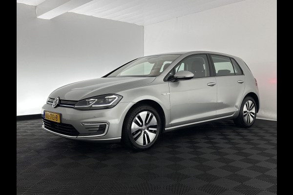 Volkswagen e-Golf {SOH-91%} (INCL-BTW) Aut. *HEATPUMP | ADAPTIVE-CRUISE | DIGI-COCKPIT | FULL-LED | NAVI-FULLMAP | COMFORTSEATS | ECC | PARKPILOT | CCS-FASTLOADER | 16''ALU*