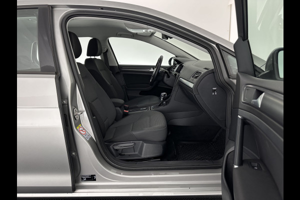 Volkswagen e-Golf {SOH-91%} (INCL-BTW) Aut. *HEATPUMP | ADAPTIVE-CRUISE | DIGI-COCKPIT | FULL-LED | NAVI-FULLMAP | COMFORTSEATS | ECC | PARKPILOT | CCS-FASTLOADER | 16''ALU*