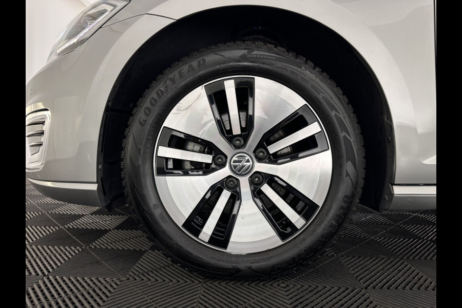 Volkswagen e-Golf {SOH-91%} (INCL-BTW) Aut. *HEATPUMP | ADAPTIVE-CRUISE | DIGI-COCKPIT | FULL-LED | NAVI-FULLMAP | COMFORTSEATS | ECC | PARKPILOT | CCS-FASTLOADER | 16''ALU*