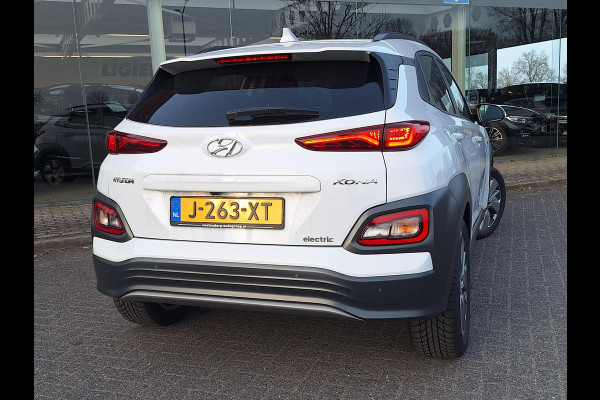 Hyundai Kona EV Fashion 64 kWh | SOH: 96,4% | 3 Fase | Warmtepomp | HUD | Navi | Adaptive CC | Blindspot |