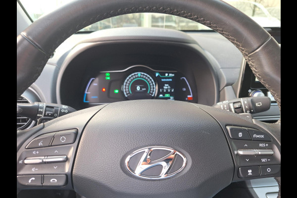 Hyundai Kona EV Fashion 64 kWh | SOH: 96,4% | 3 Fase | Warmtepomp | HUD | Navi | Adaptive CC | Blindspot |
