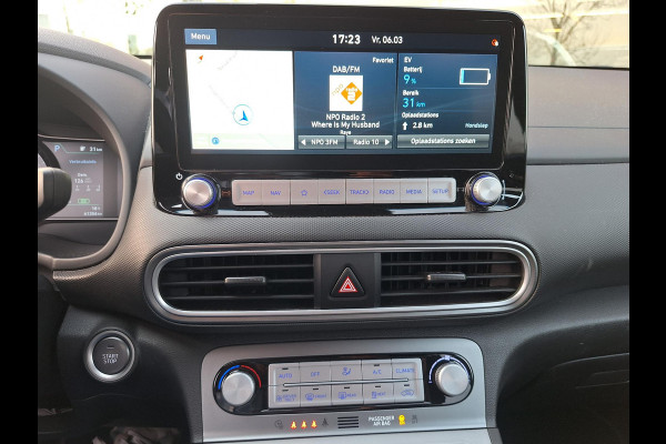 Hyundai Kona EV Fashion 64 kWh | SOH: 96,4% | 3 Fase | Warmtepomp | HUD | Navi | Adaptive CC | Blindspot |
