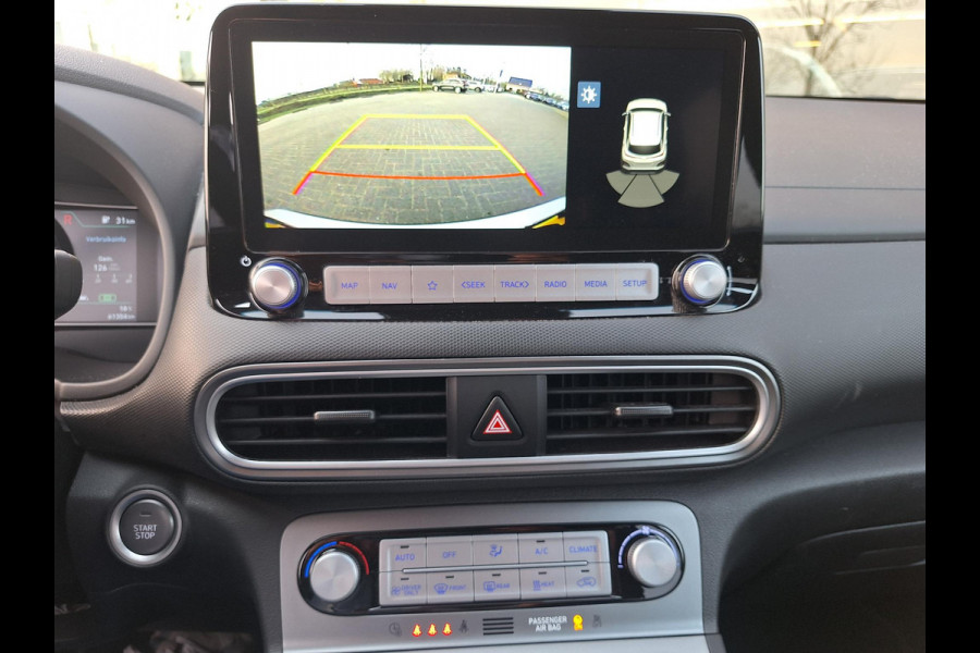 Hyundai Kona EV Fashion 64 kWh | SOH: 96,4% | 3 Fase | Warmtepomp | HUD | Navi | Adaptive CC | Blindspot |