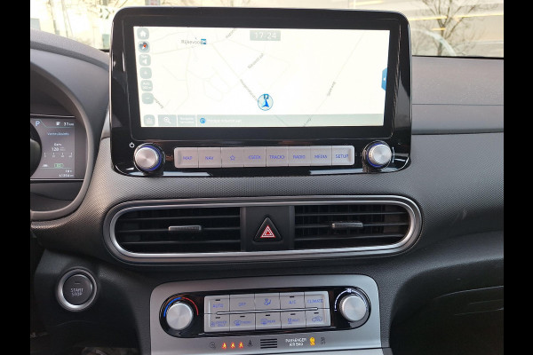 Hyundai Kona EV Fashion 64 kWh | SOH: 96,4% | 3 Fase | Warmtepomp | HUD | Navi | Adaptive CC | Blindspot |