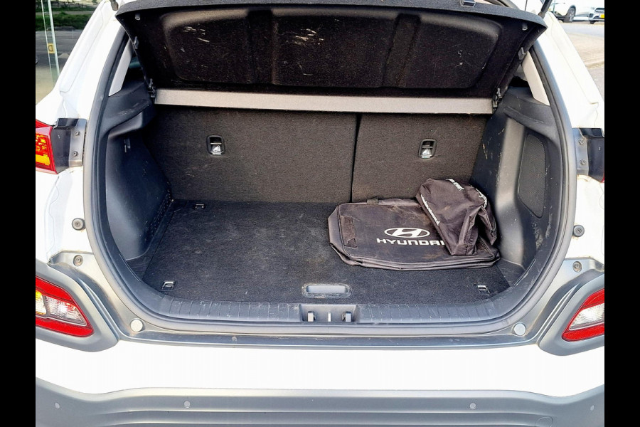 Hyundai Kona EV Fashion 64 kWh | SOH: 96,4% | 3 Fase | Warmtepomp | HUD | Navi | Adaptive CC | Blindspot |