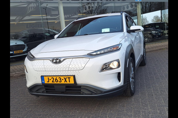 Hyundai Kona EV Fashion 64 kWh | SOH: 96,4% | 3 Fase | Warmtepomp | HUD | Navi | Adaptive CC | Blindspot |