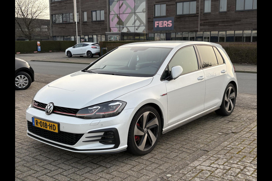 Volkswagen Golf 2.0 TSI GTI Performance 245pk | Virtual Cockpit | Stoelverwarming | Achteruitrijcamera | Adaptive Cruise |