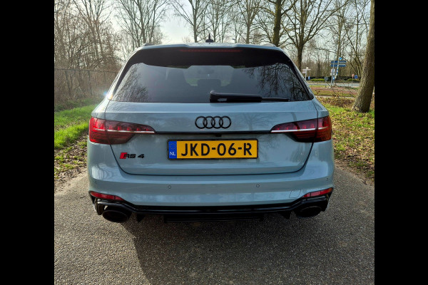 Audi A4 Avant 2.9 TFSI RS 4 quattro panodak . Head up