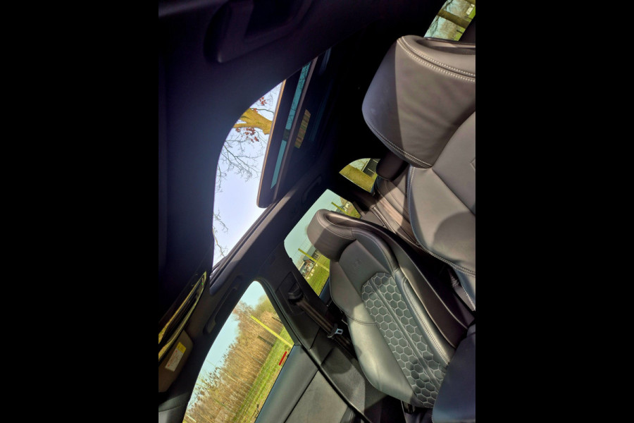 Audi A4 Avant 2.9 TFSI RS 4 quattro panodak . Head up