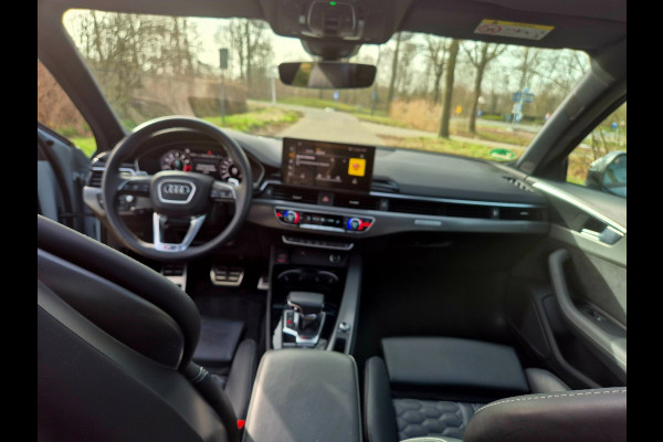 Audi A4 Avant 2.9 TFSI RS 4 quattro panodak . Head up