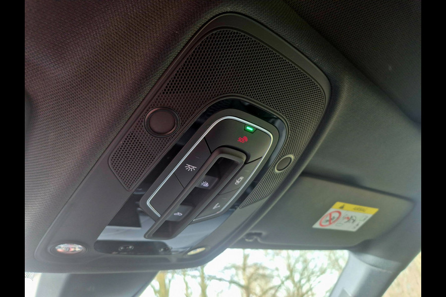 Audi A4 Avant 2.9 TFSI RS 4 quattro panodak . Head up