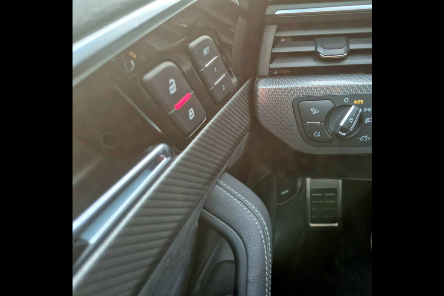 Audi A4 Avant 2.9 TFSI RS 4 quattro panodak . Head up