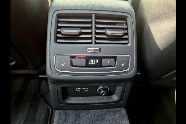 Audi A4 Avant 2.9 TFSI RS 4 quattro panodak . Head up