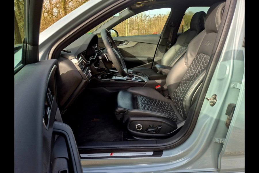 Audi A4 Avant 2.9 TFSI RS 4 quattro panodak . Head up