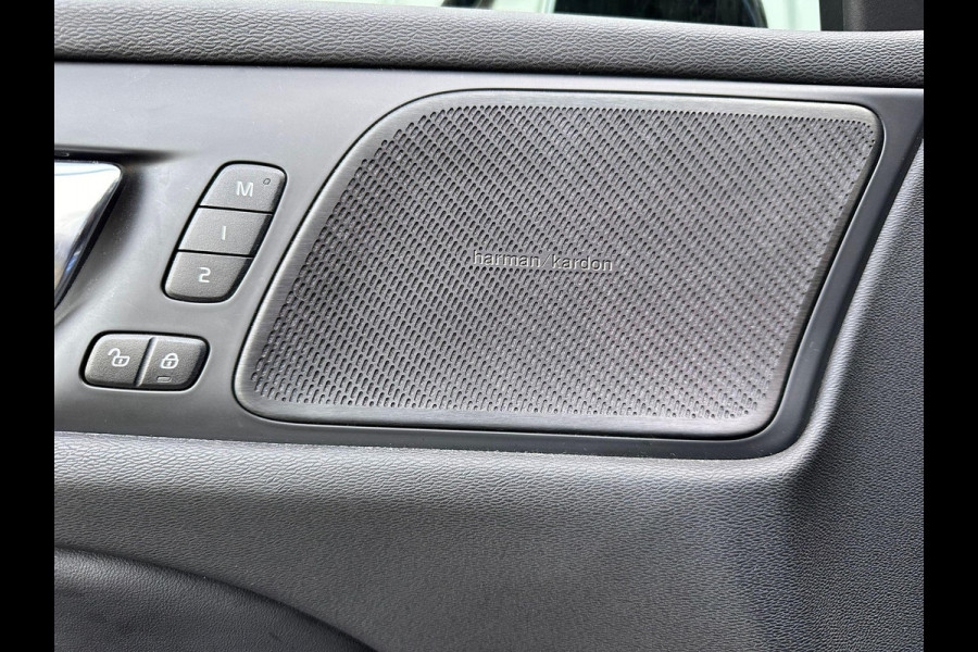 Volvo S60 2.0 Recharge T8 AWD R-Design | Panorama | Leder | LED | Trekhaak | Full Options! |