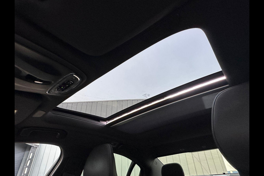 Volvo S60 2.0 Recharge T8 AWD R-Design | Panorama | Leder | LED | Trekhaak | Full Options! |