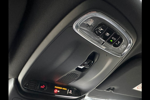 Volvo S60 2.0 Recharge T8 AWD R-Design | Panorama | Leder | LED | Trekhaak | Full Options! |