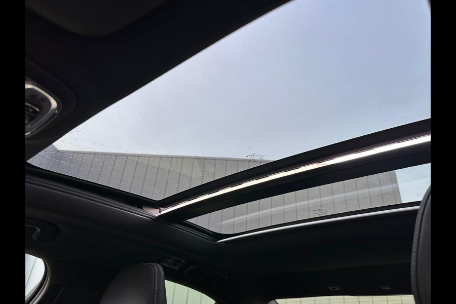 Volvo S60 2.0 Recharge T8 AWD R-Design | Panorama | Leder | LED | Trekhaak | Full Options! |