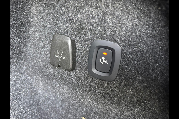 Volvo S60 2.0 Recharge T8 AWD R-Design | Panorama | Leder | LED | Trekhaak | Full Options! |