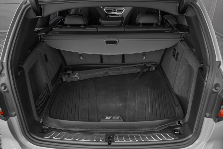 BMW X3 xDrive20i Business Edition+ M-Sport M-Stoelen Pano Laser 21"