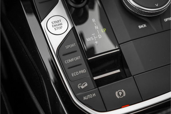 BMW X3 xDrive20i Business Edition+ M-Sport M-Stoelen Pano Laser 21"