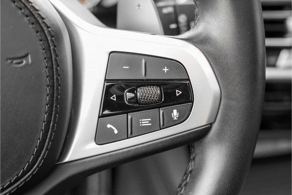 BMW X3 xDrive20i Business Edition+ M-Sport M-Stoelen Pano Laser 21"