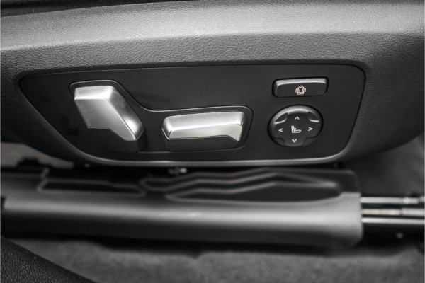 BMW X3 xDrive20i Business Edition+ M-Sport M-Stoelen Pano Laser 21"