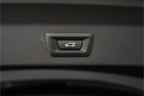 BMW X3 xDrive20i Business Edition+ M-Sport M-Stoelen Pano Laser 21"