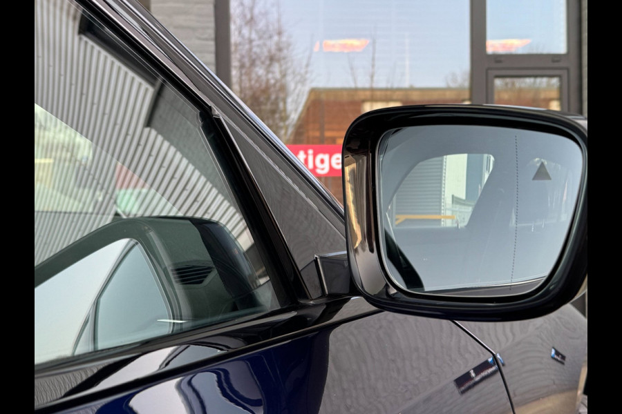 BMW 3 Serie 330E High Executive M-Sport|Btw|PANO|CurvedDisplay|Laser|292PK|Shadowline|Facelift|HarmanKardon