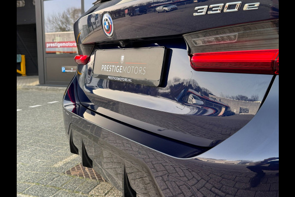 BMW 3 Serie 330E High Executive M-Sport|Btw|PANO|CurvedDisplay|Laser|292PK|Shadowline|Facelift|HarmanKardon
