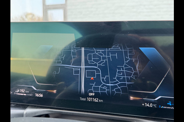 BMW 3 Serie 330E High Executive M-Sport|Btw|PANO|CurvedDisplay|Laser|292PK|Shadowline|Facelift|HarmanKardon