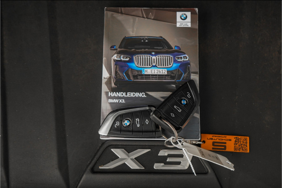 BMW X3 xDrive20i Business Edition+ M-Sport M-Stoelen Pano Laser 21"