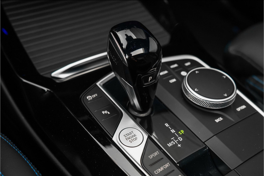 BMW X3 xDrive20i Business Edition+ M-Sport M-Stoelen Pano Laser 21"